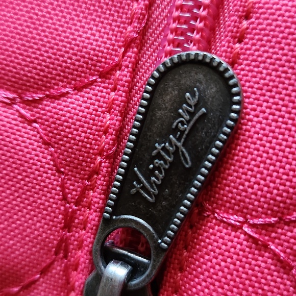 Thirty-One Vibrant Pink Quilted Crossbody Bag - Picture 3 of 12